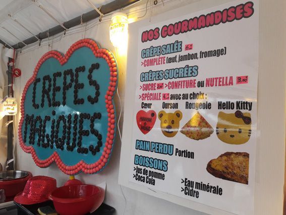 Stand crêpes Vendanges Montmartre Stand de crêpes à la Fête des Vendanges de Montmartre